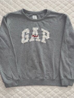 Vintage GAP Gray Crewneck Sweatshirt with White Appliqué